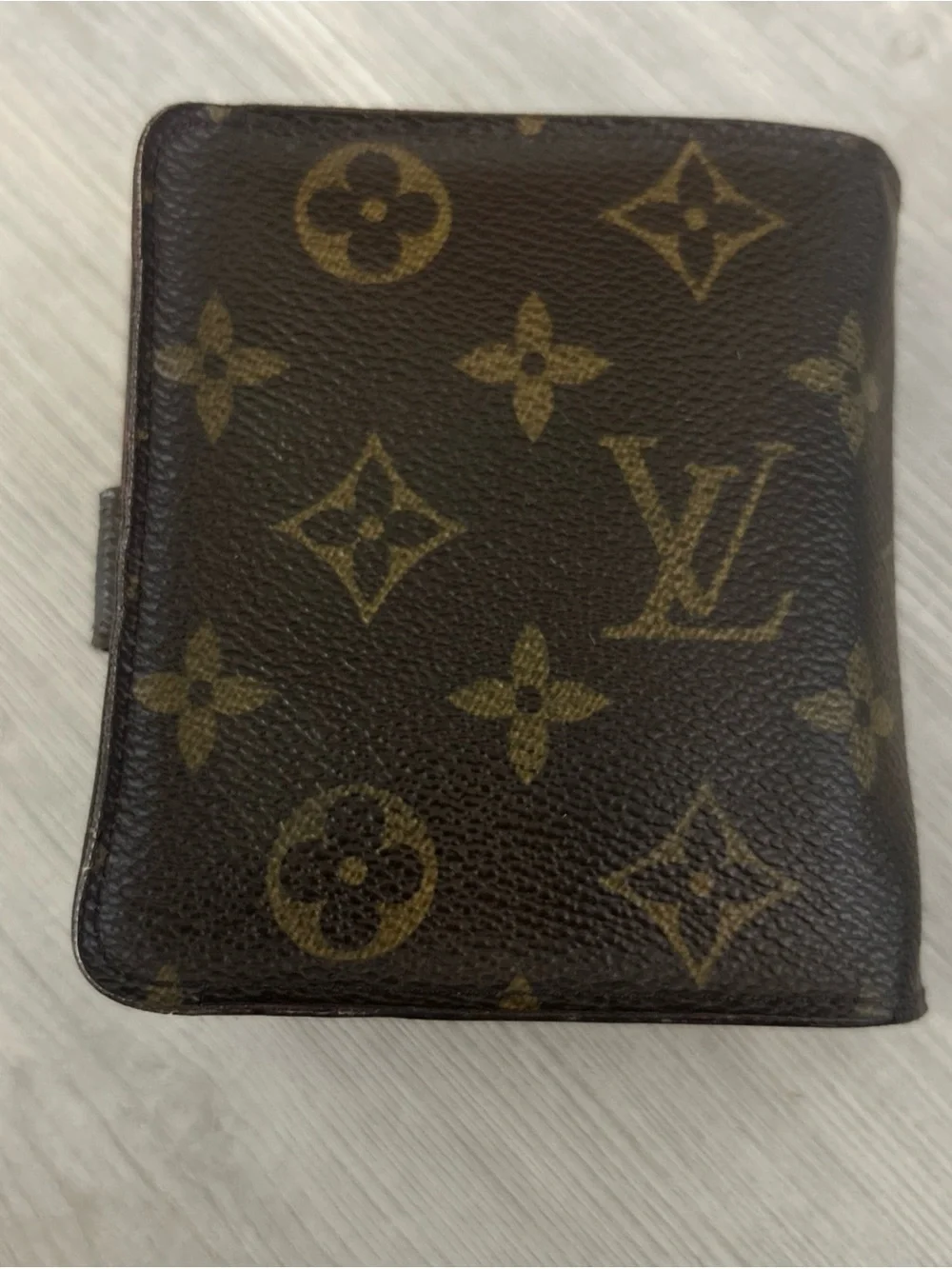 Louis Vuitton Classic Compact Zippe Wallet